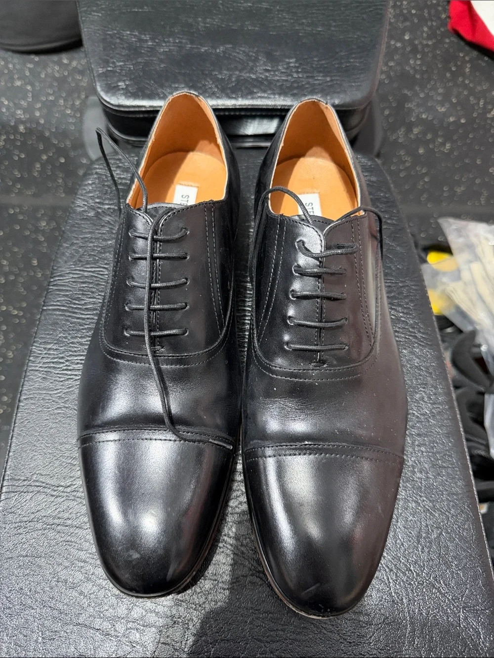 Steve Madden Herbert Black Leather Cap-Toe Oxfords